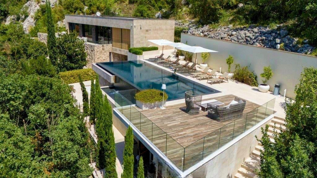 Seafront Luxury Villa with Private Beach, Pool & Yacht Berth – Orahovac, Kotor