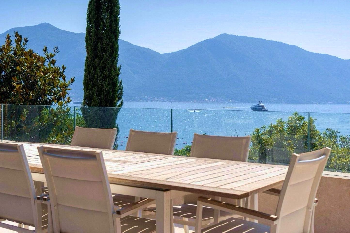 Seafront Luxury Villa with Private Beach, Pool & Yacht Berth – Orahovac, Kotor
