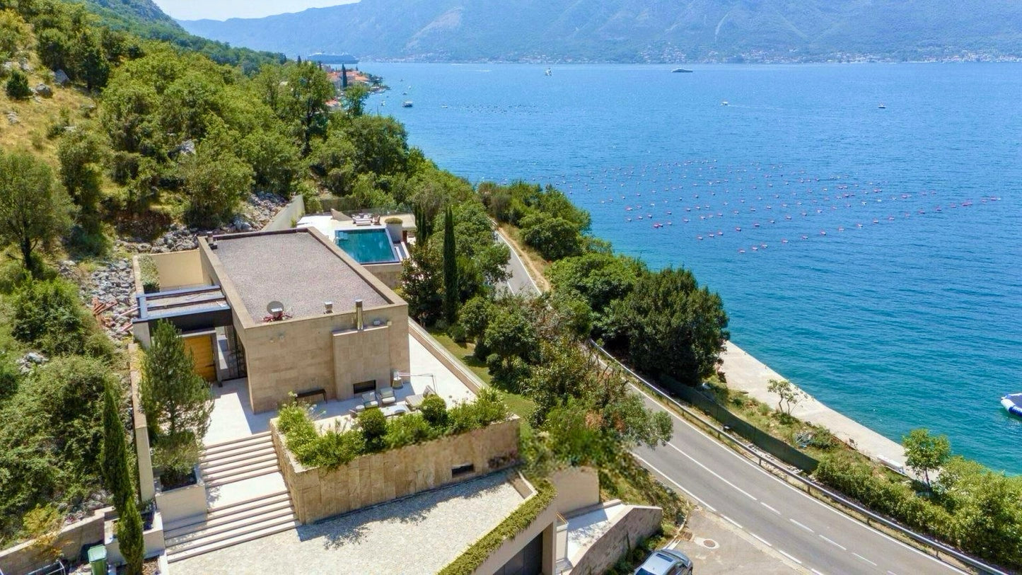 Seafront Luxury Villa with Private Beach, Pool & Yacht Berth – Orahovac, Kotor