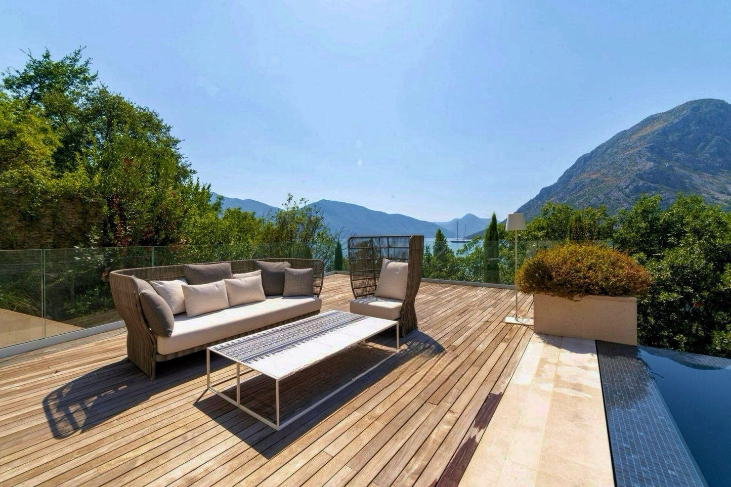 Seafront Luxury Villa with Private Beach, Pool & Yacht Berth – Orahovac, Kotor