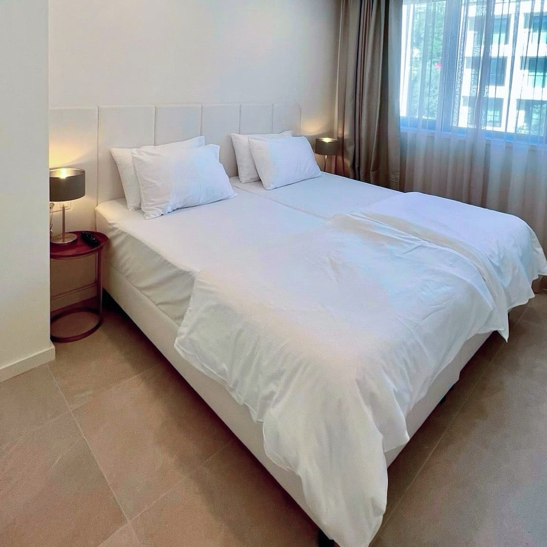 Luxurious 3‑Bedroom Seafront Retreat (137 m²)