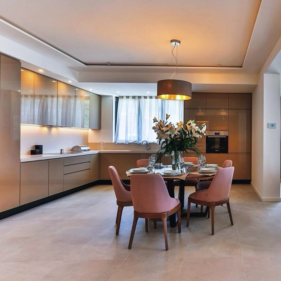 Luxurious 3‑Bedroom Seafront Retreat (137 m²)