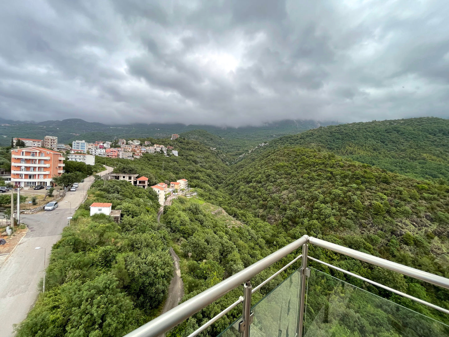 Luxury 2-Bedroom Penthouse with Sea View, Jacuzzi & Pool – 8th Floor, Bečići