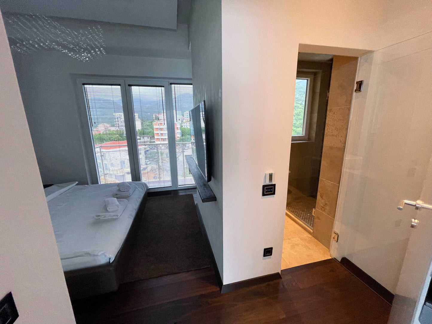Luxury 2-Bedroom Penthouse with Sea View, Jacuzzi & Pool – 8th Floor, Bečići