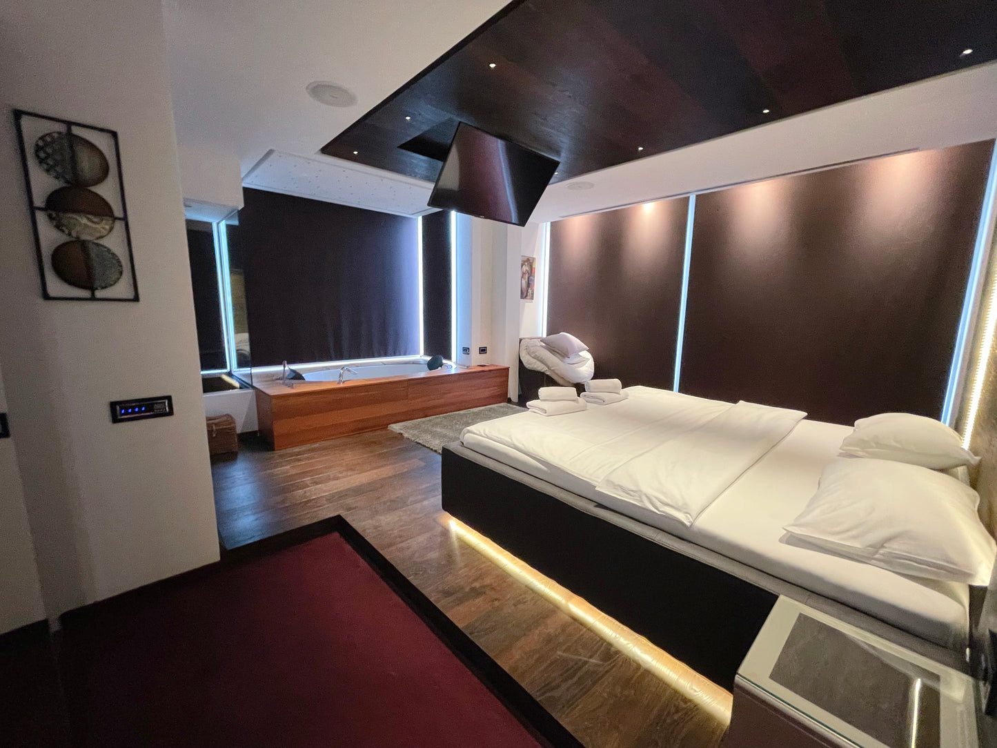 Luxury 2-Bedroom Penthouse with Sea View, Jacuzzi & Pool – 8th Floor, Bečići