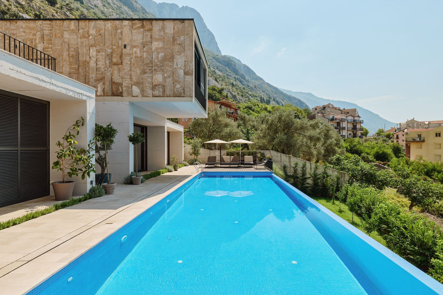 Contemporary 5-Bedroom Villa with Infinity Pool – Dobrota, Kotor