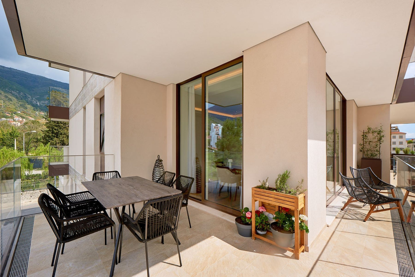 Spacious 2-Bedroom Apartment with Terraces & Sea View – Elena Building, Porto Montenegro