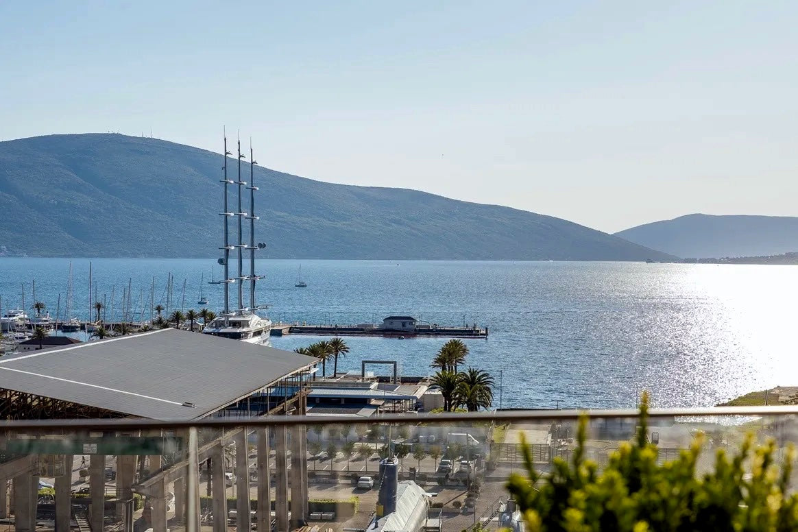 Modern 2BR Duplex Penthouse with Panoramic Sea View — Thea, Boka Place