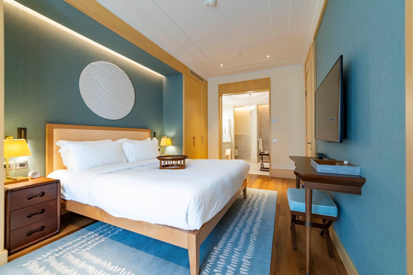 Luxury 1-Bedroom Apartment with Terrace & Partial Sea View – Baia, Porto Montenegro