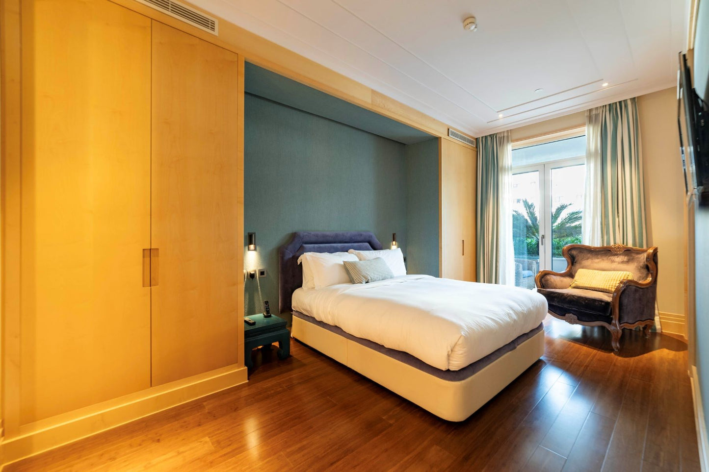 Elegant 1-Bedroom Marina View Apartment – Aqua, Porto Montenegro