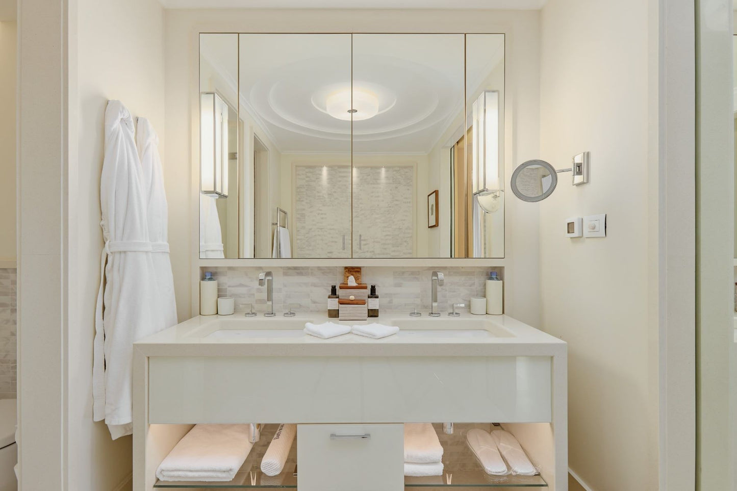 Stylish 1-Bedroom Sea View Apartment – Baia, Porto Montenegro