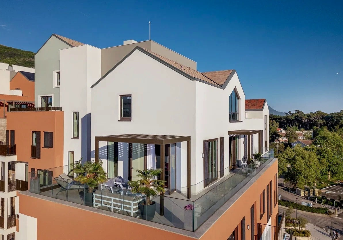 Modern 2BR Duplex Penthouse with Panoramic Sea View — Thea, Boka Place