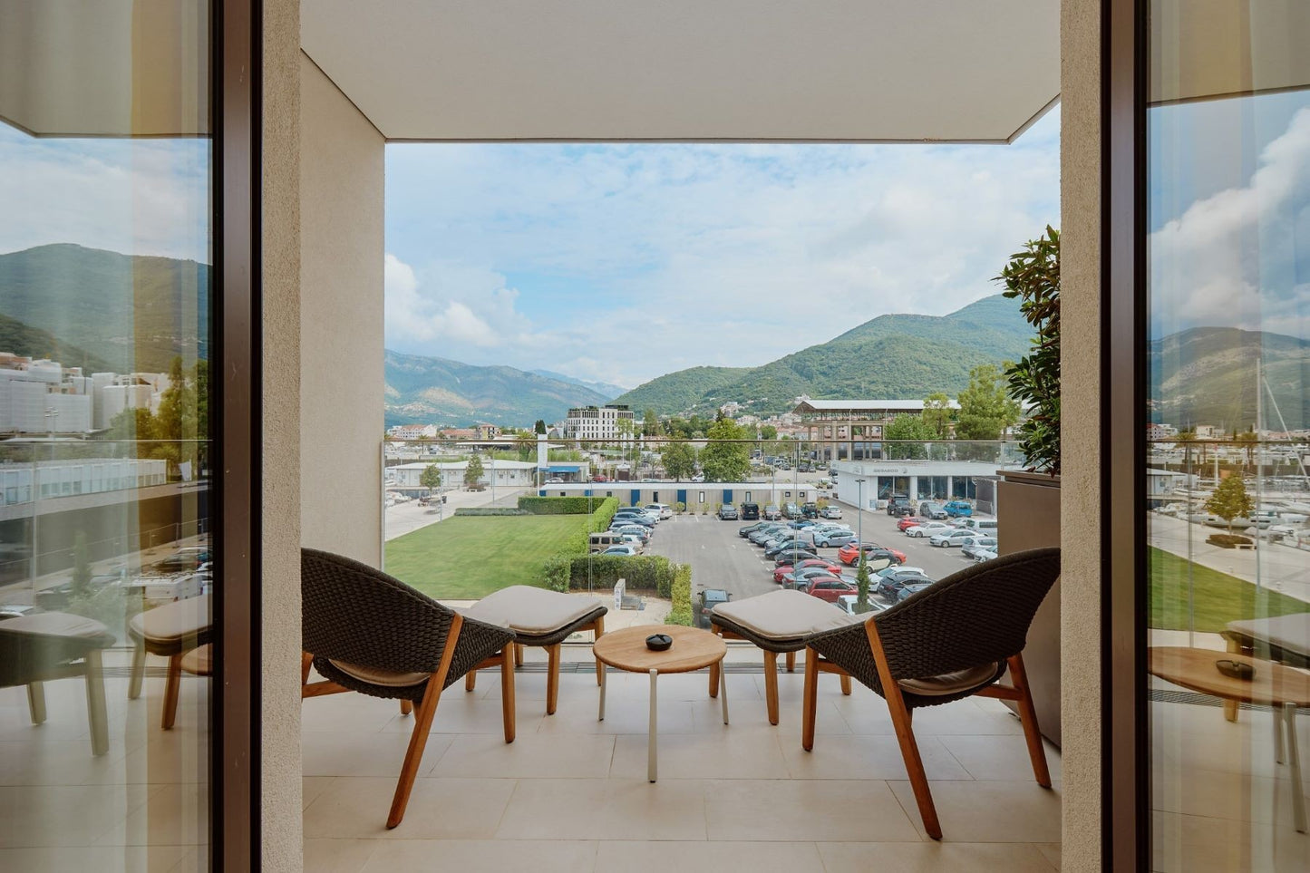 Stylish 1-Bedroom Sea View Apartment – Baia, Porto Montenegro