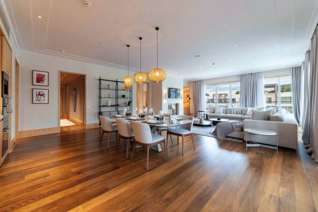 Luxury 3BR Penthouse with Sauna and Terraces — Aqua, Porto Montenegro