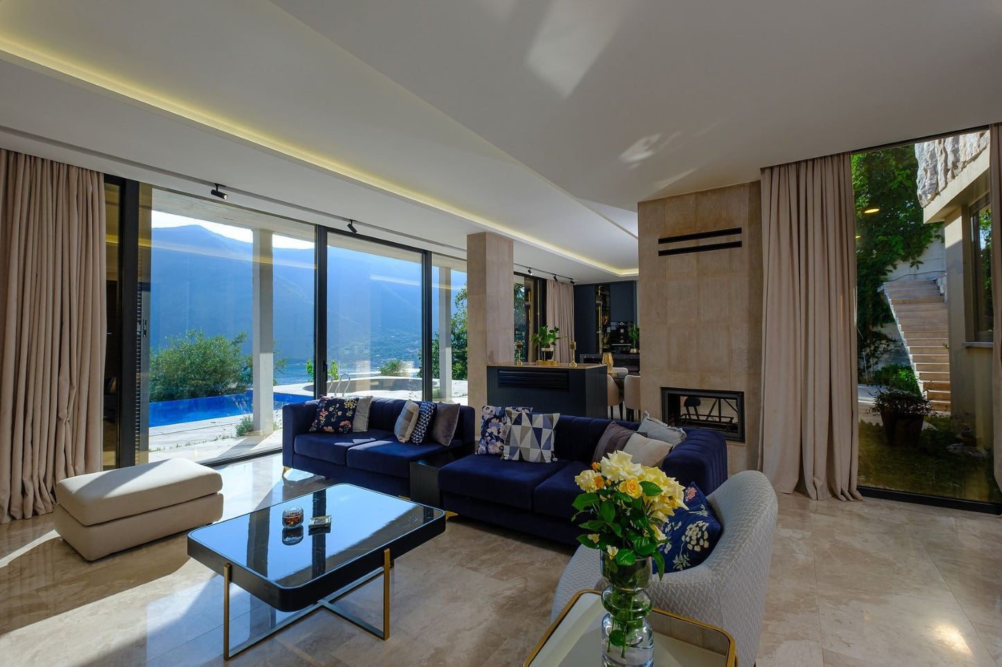 Contemporary 5-Bedroom Villa with Infinity Pool – Dobrota, Kotor