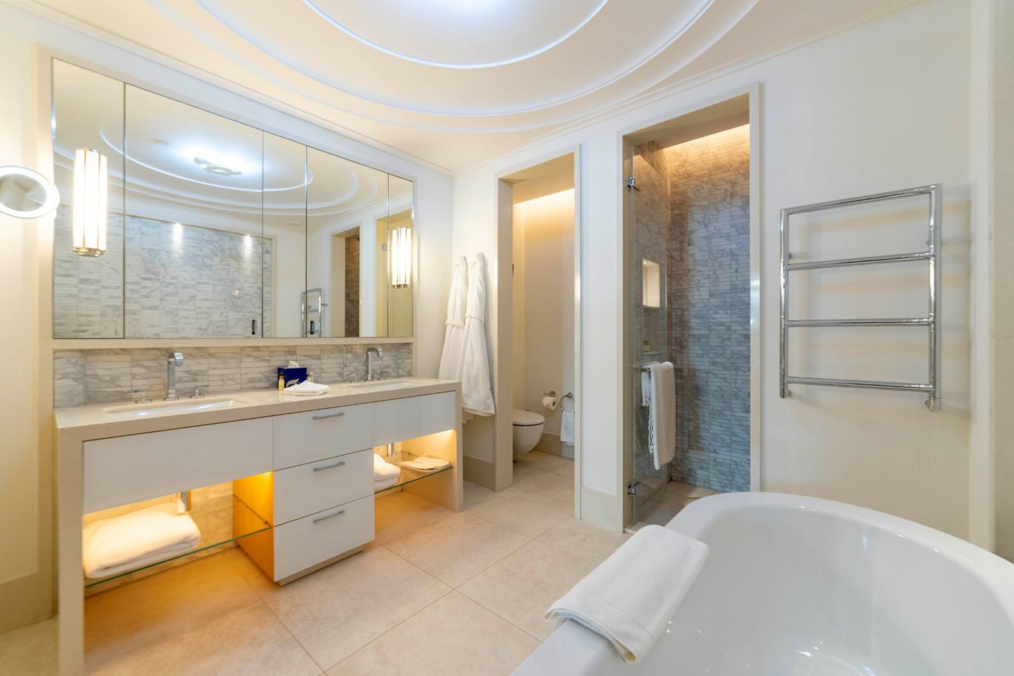 Elegant 1-Bedroom Marina View Apartment – Aqua, Porto Montenegro
