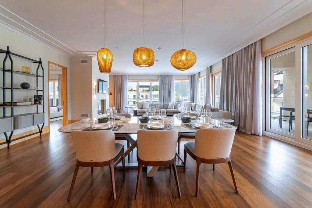 Luxury 3BR Penthouse with Sauna and Terraces — Aqua, Porto Montenegro