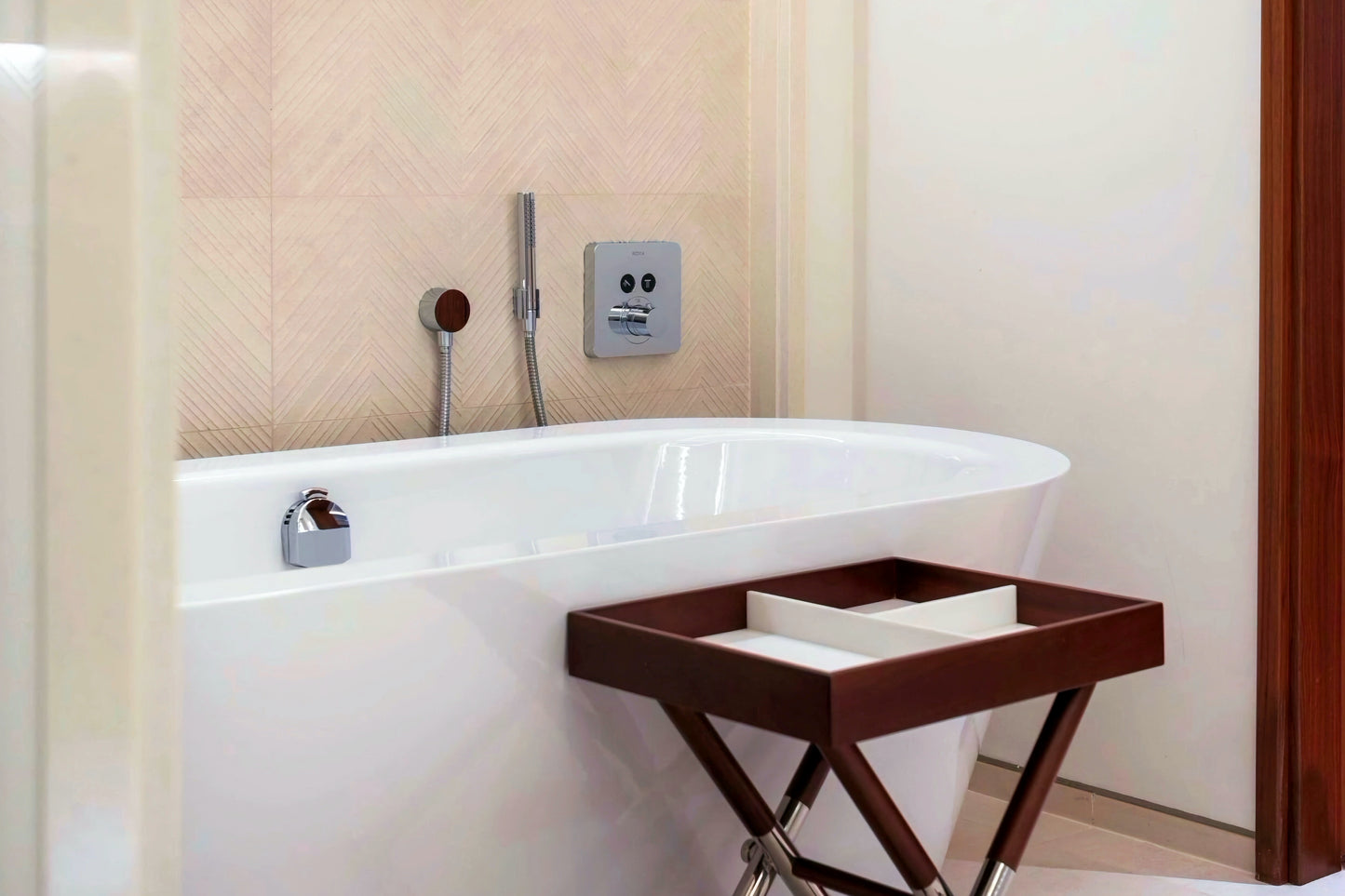 Elegant 1BR with Terrace in Porto Montenegro