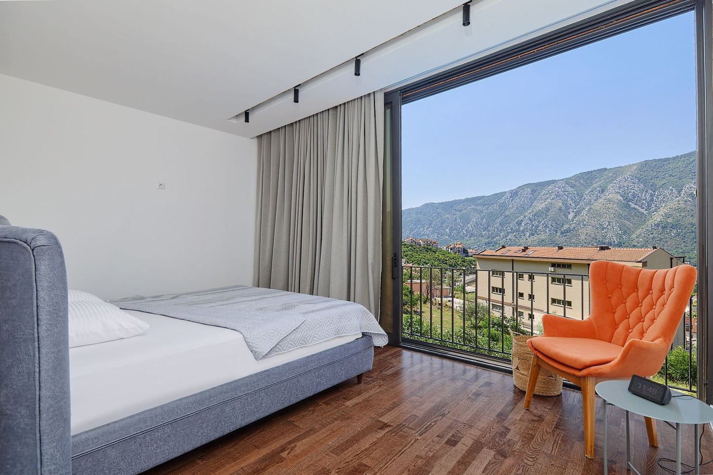 Contemporary 5-Bedroom Villa with Infinity Pool – Dobrota, Kotor