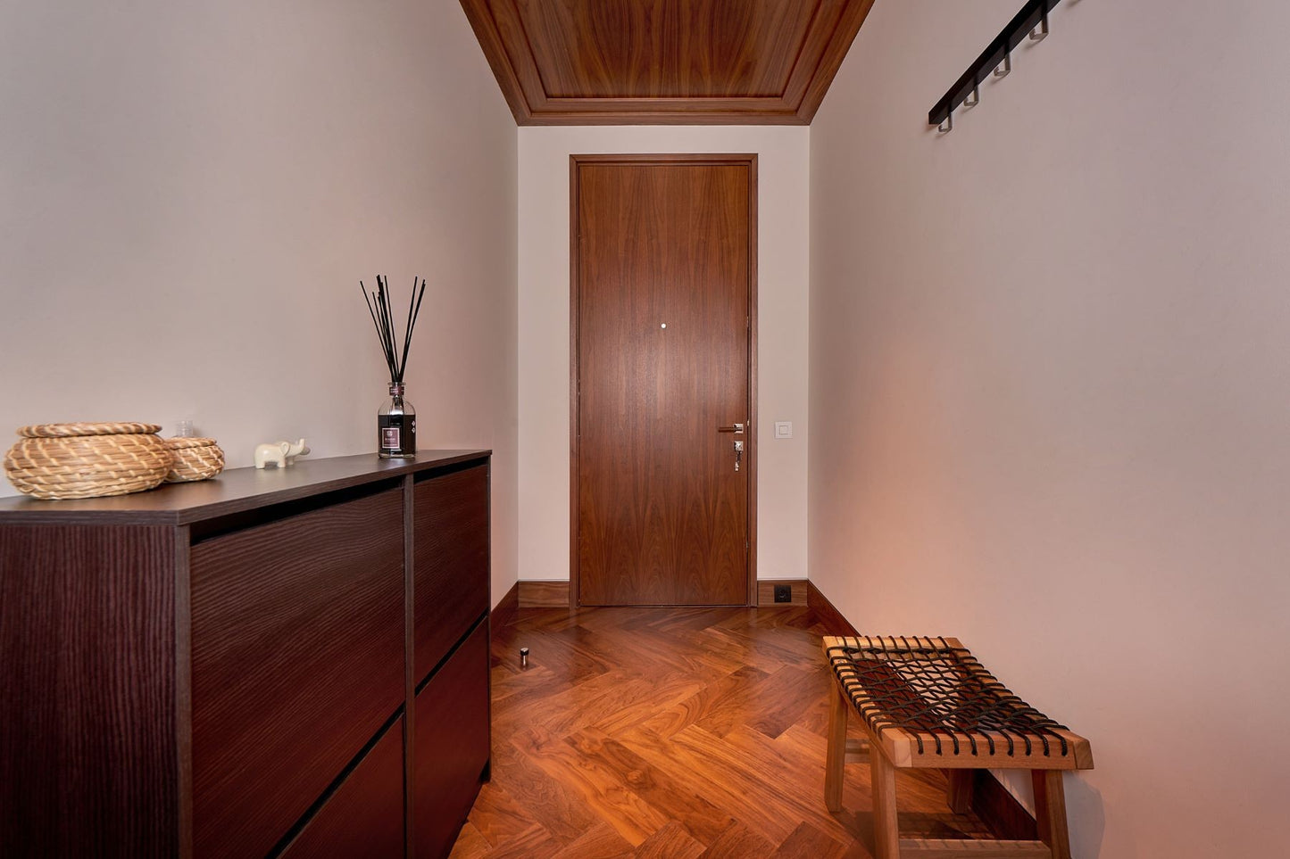 Spacious 2-Bedroom Apartment with Terraces & Sea View – Elena Building, Porto Montenegro