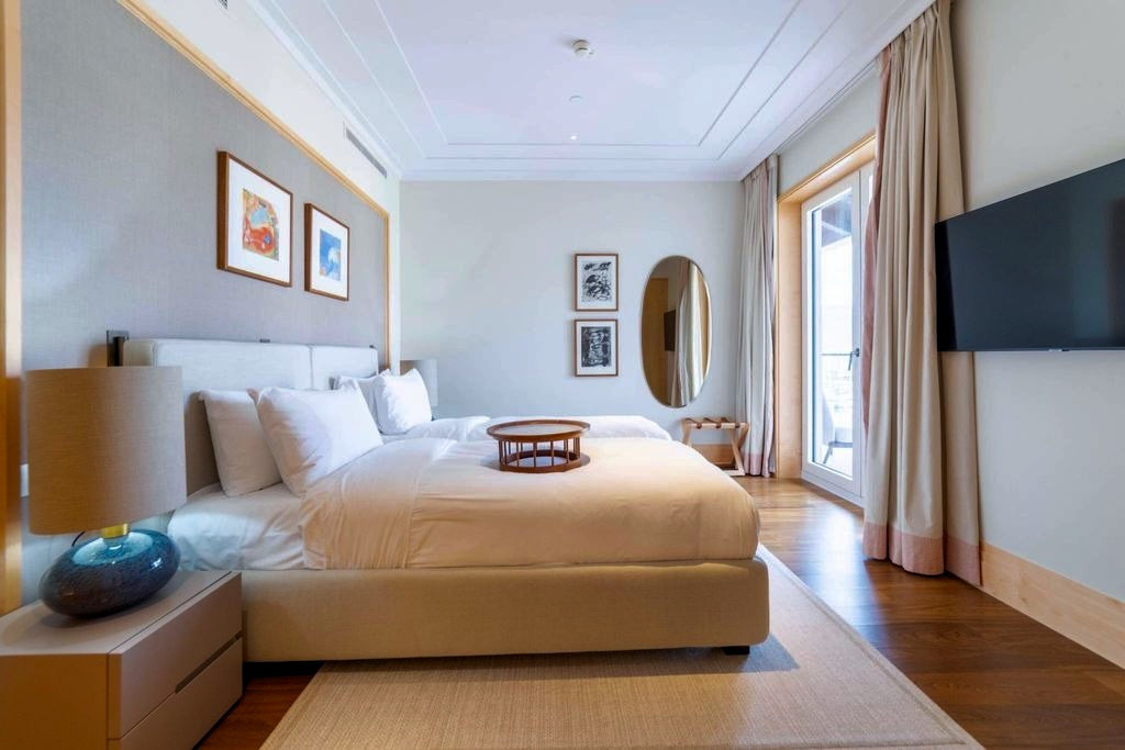 Luxury 3BR Penthouse with Sauna and Terraces — Aqua, Porto Montenegro