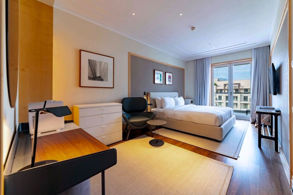 Luxury 3BR Penthouse with Sauna and Terraces — Aqua, Porto Montenegro