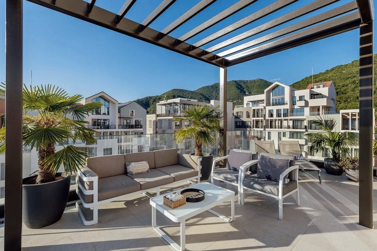 Modern 2BR Duplex Penthouse with Panoramic Sea View — Thea, Boka Place