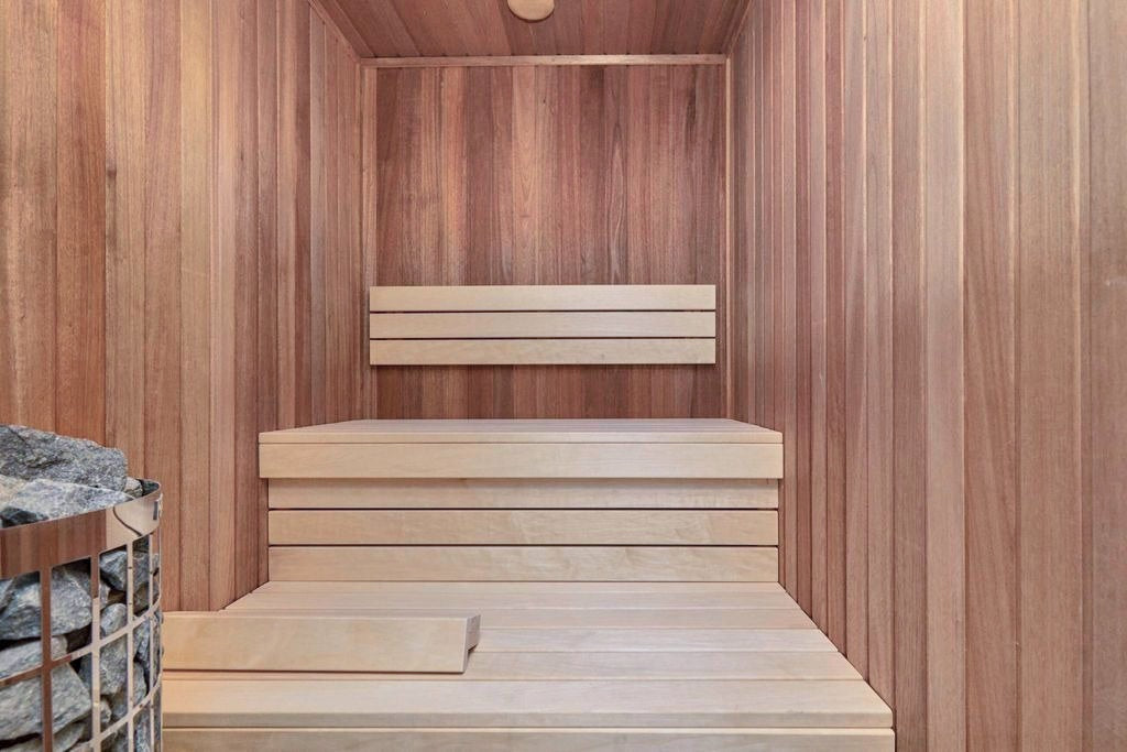 Luxury 3BR Penthouse with Sauna and Terraces — Aqua, Porto Montenegro