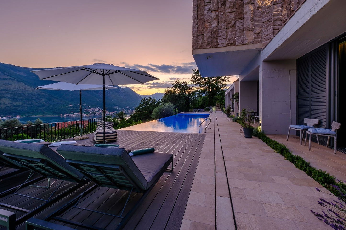 Contemporary 5-Bedroom Villa with Infinity Pool – Dobrota, Kotor