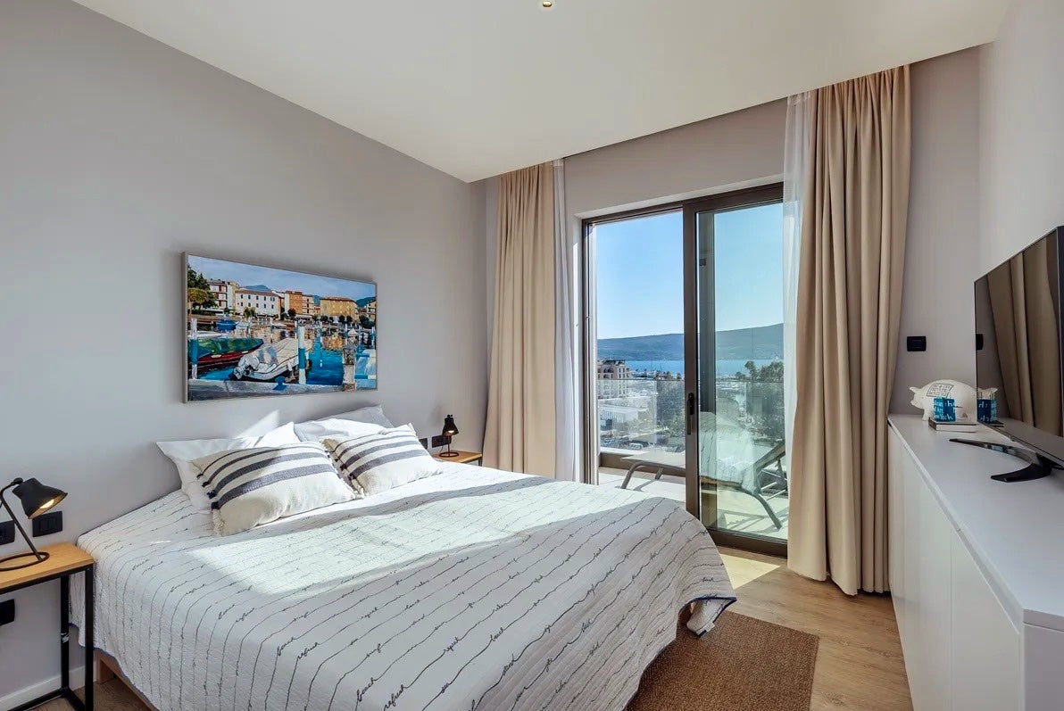 Modern 2BR Duplex Penthouse with Panoramic Sea View — Thea, Boka Place