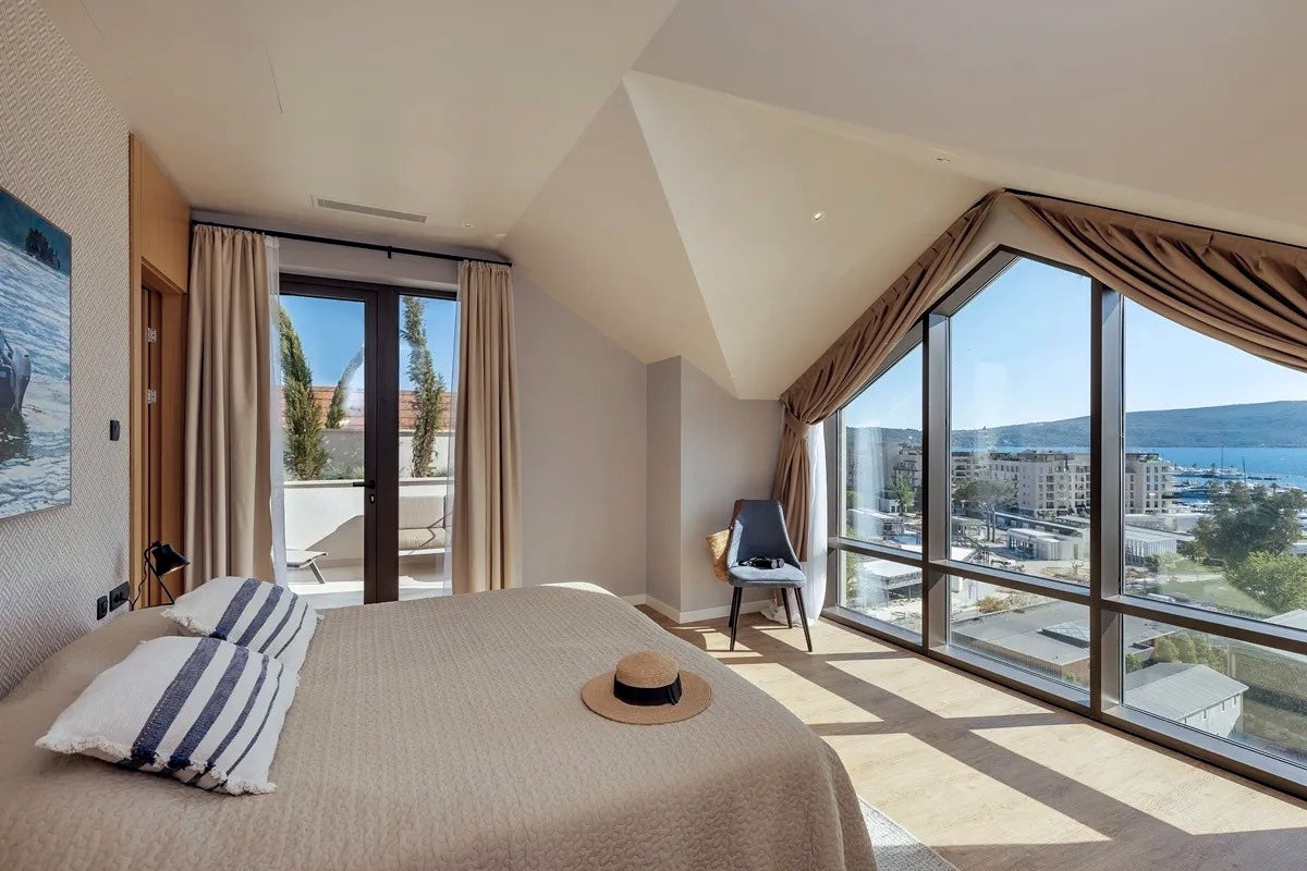 Modern 2BR Duplex Penthouse with Panoramic Sea View — Thea, Boka Place