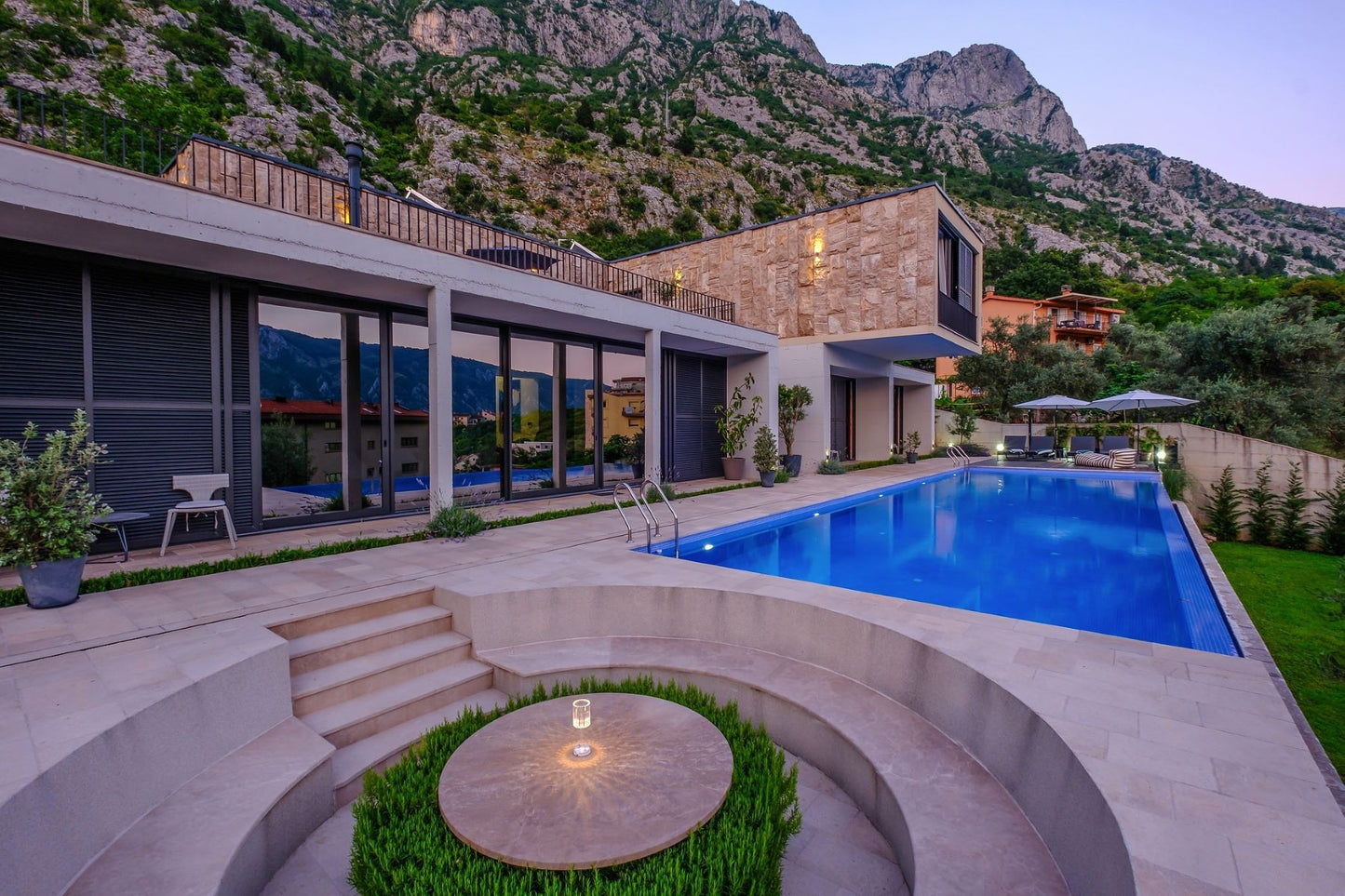Contemporary 5-Bedroom Villa with Infinity Pool – Dobrota, Kotor