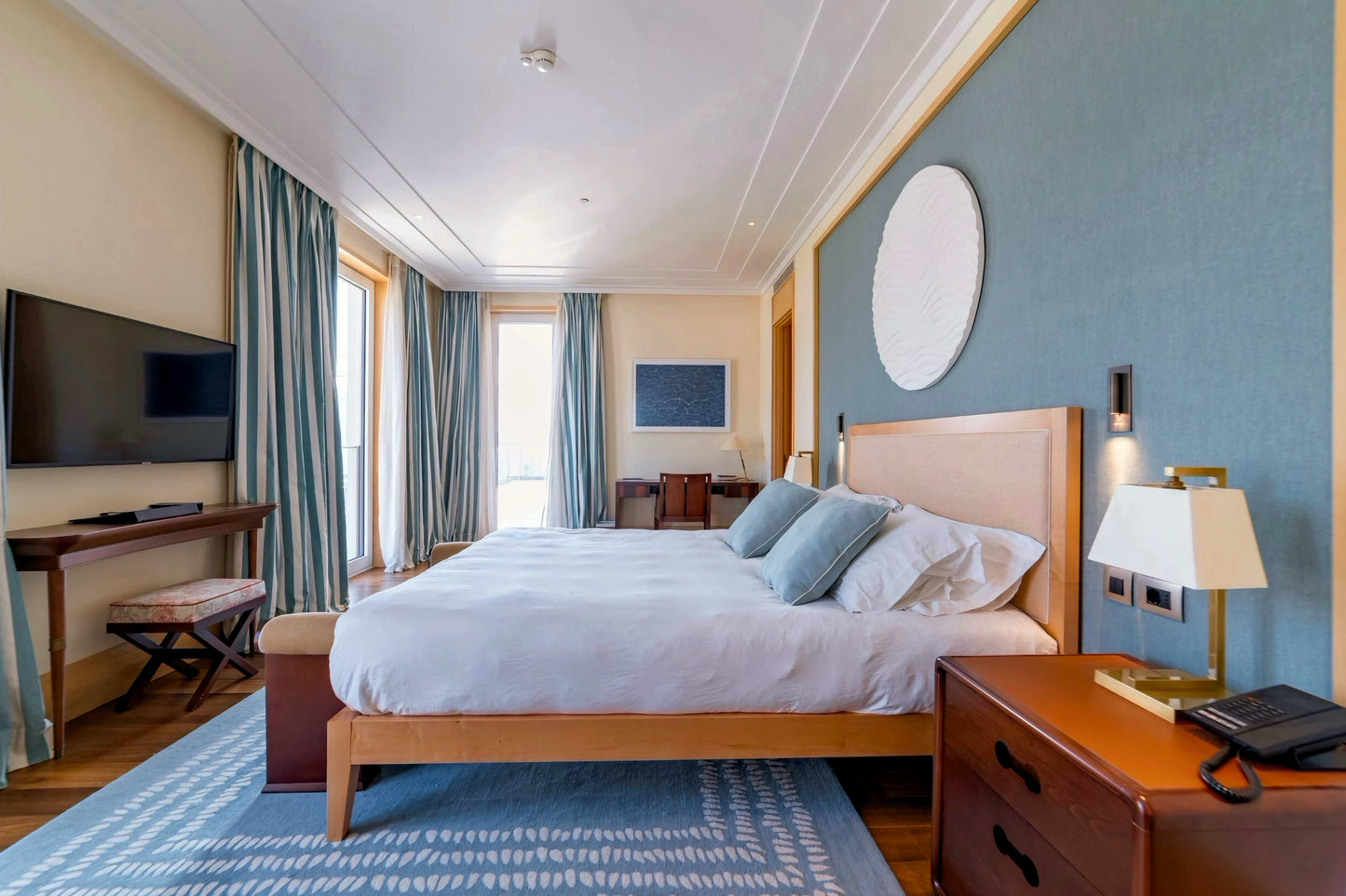 Exclusive 3BR Waterfront Penthouse with Private Rooftop – Baia, Porto Montenegro