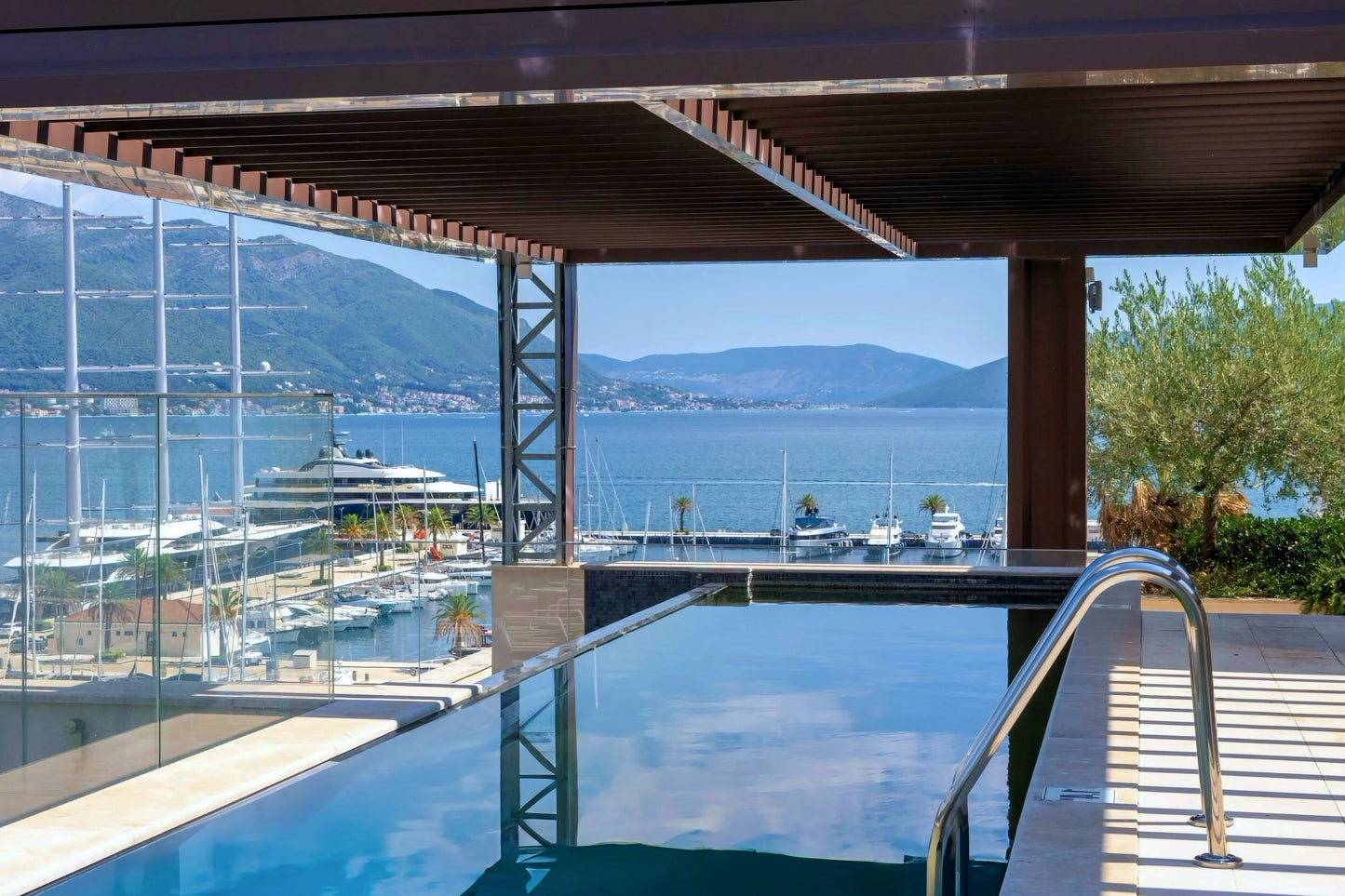 Exclusive 3BR Waterfront Penthouse with Private Rooftop – Baia, Porto Montenegro