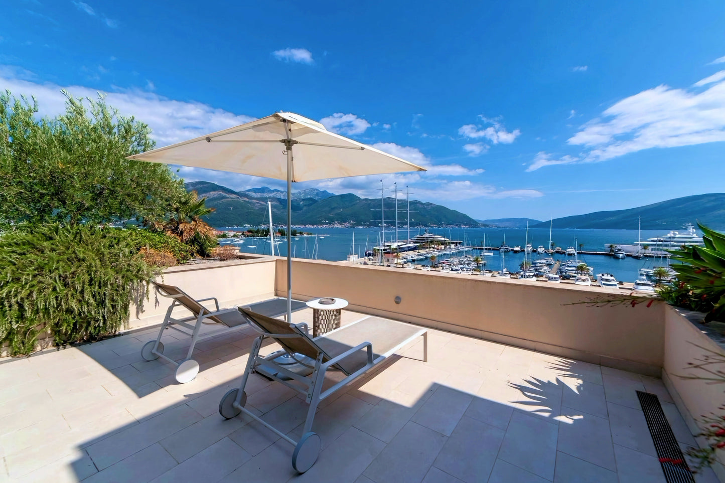 Exclusive 3BR Waterfront Penthouse with Private Rooftop – Baia, Porto Montenegro