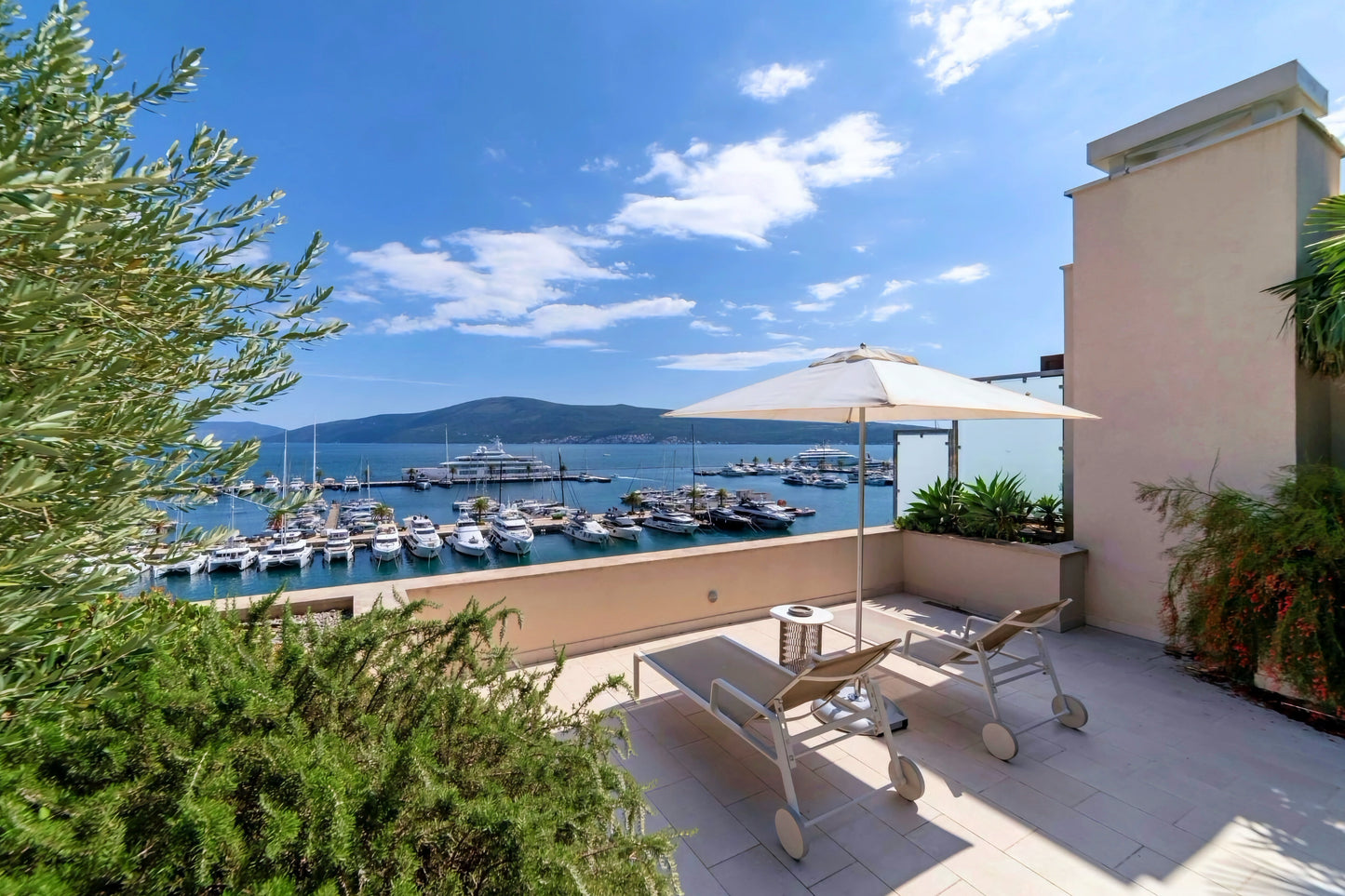 Exclusive 3BR Waterfront Penthouse with Private Rooftop – Baia, Porto Montenegro