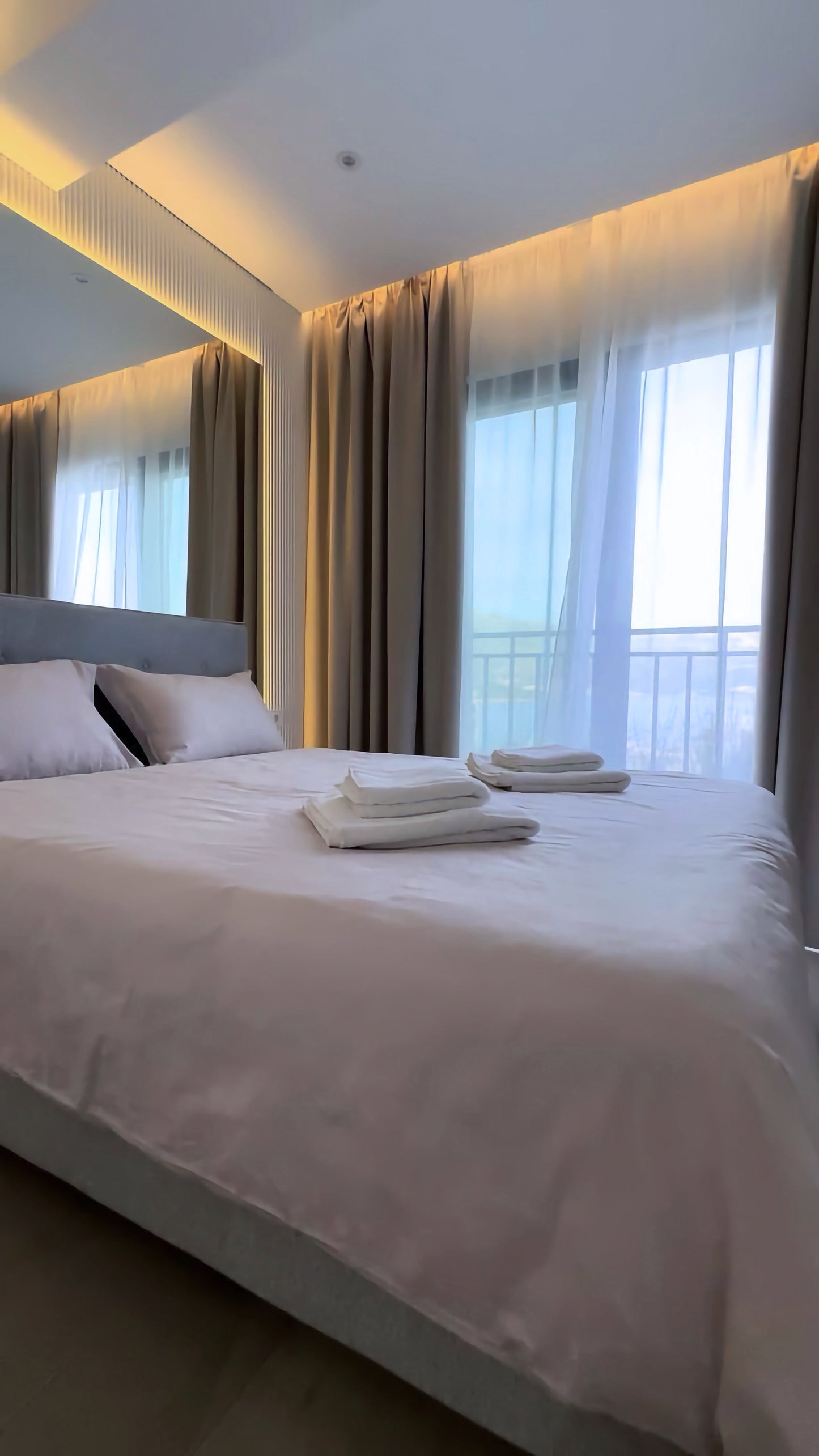 Stylish Apartment in Budva with Sea View and Old Town Panorama