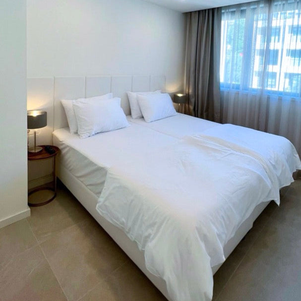 Luxurious 3‑Bedroom Seafront Retreat (137 m²)