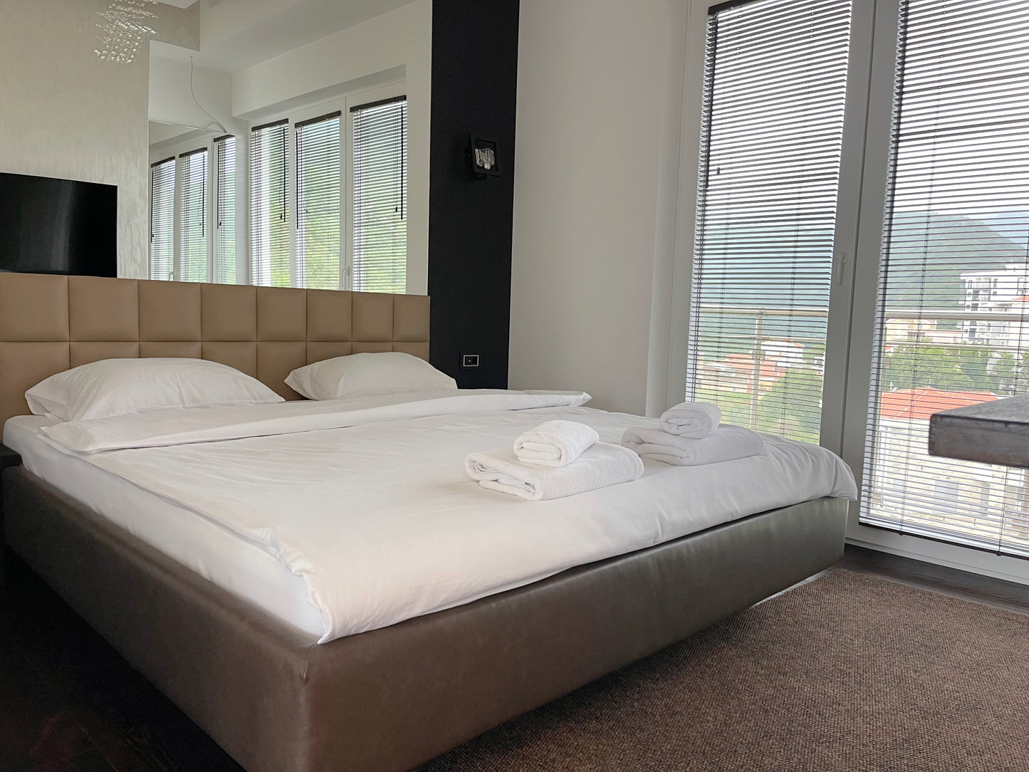 Luxury 2-Bedroom Penthouse with Sea View, Jacuzzi & Pool – 8th Floor, Bečići