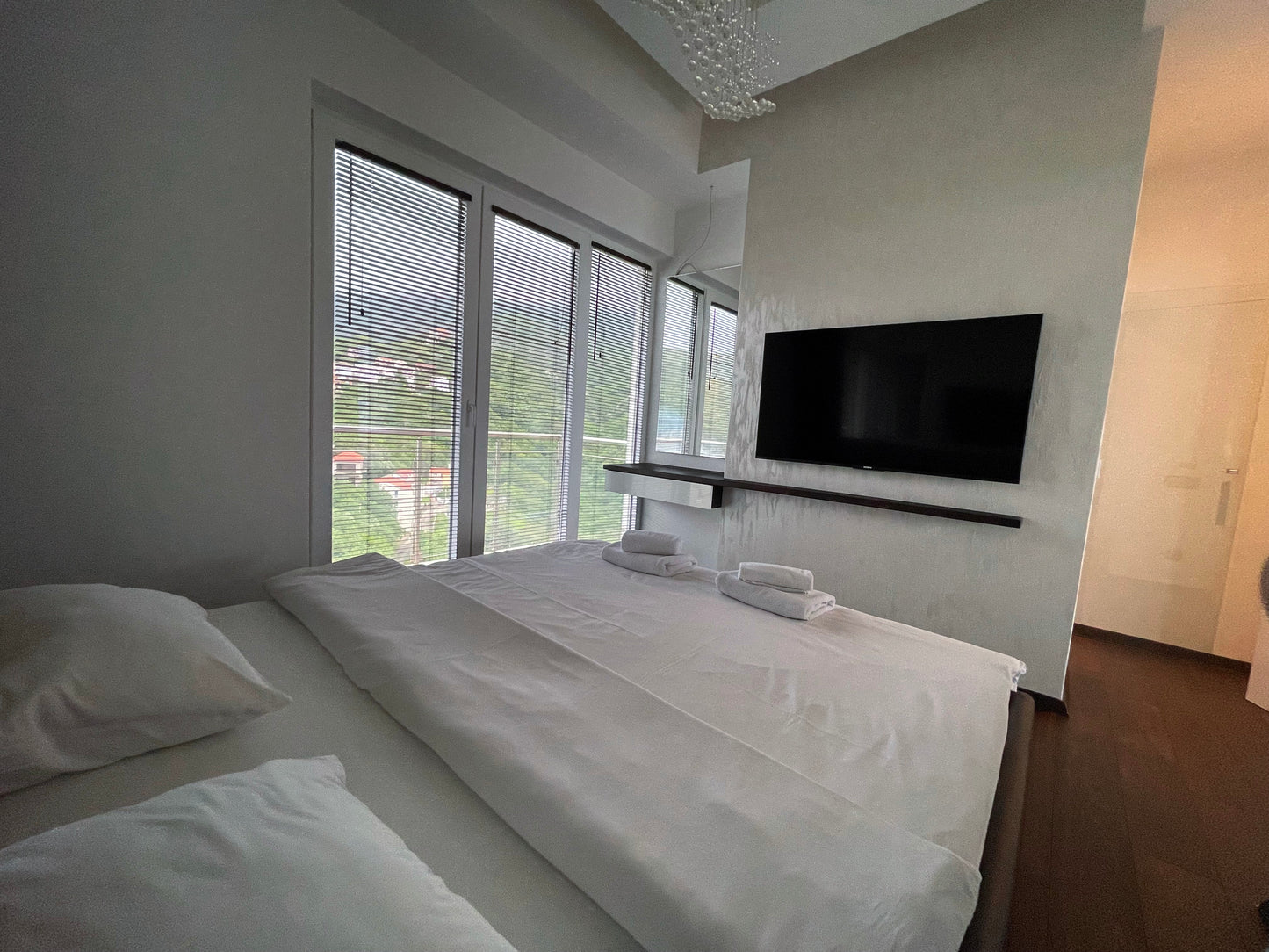 Luxury 2-Bedroom Penthouse with Sea View, Jacuzzi & Pool – 8th Floor, Bečići
