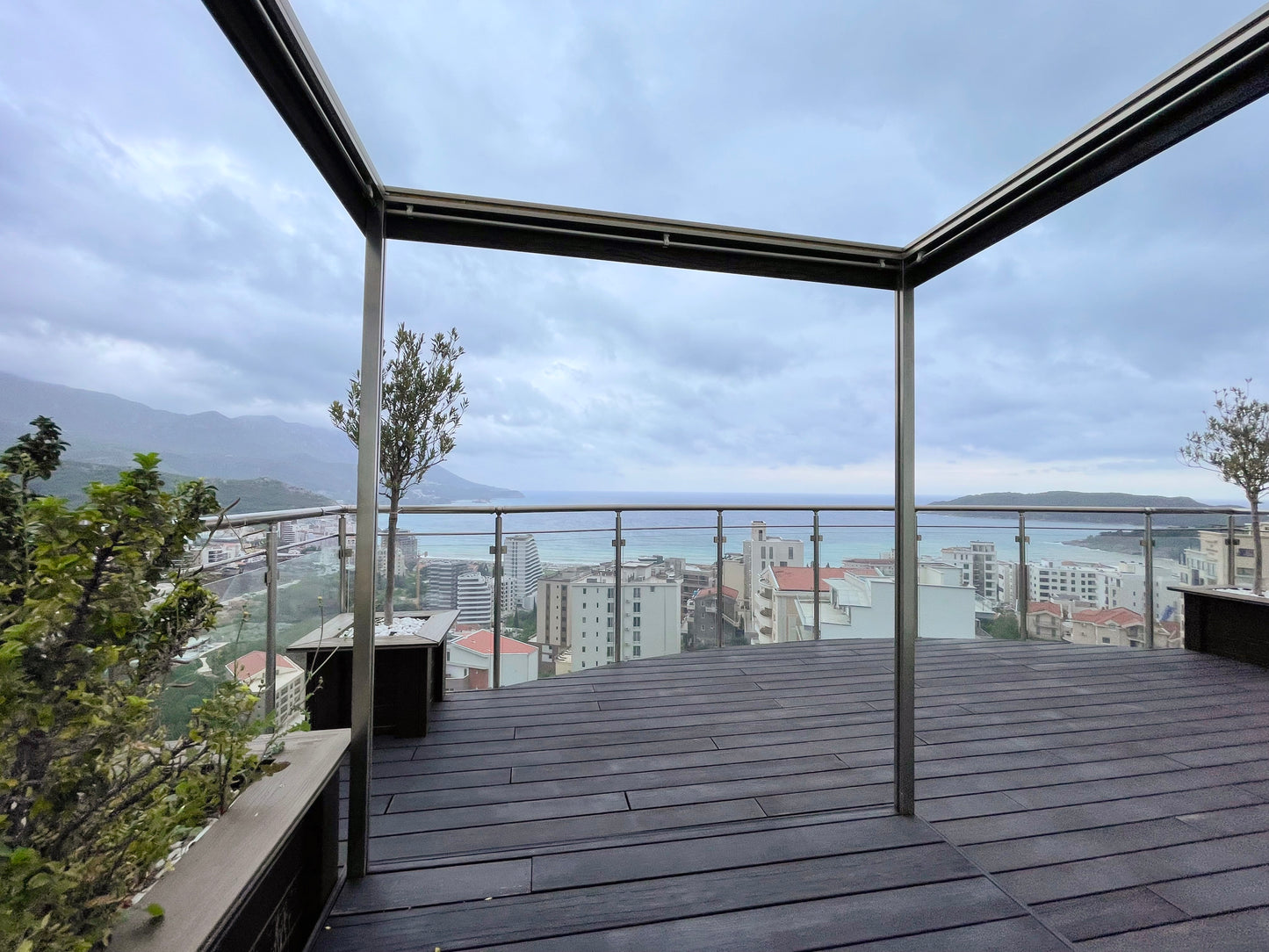Luxury 2-Bedroom Penthouse with Sea View, Jacuzzi & Pool – 8th Floor, Bečići