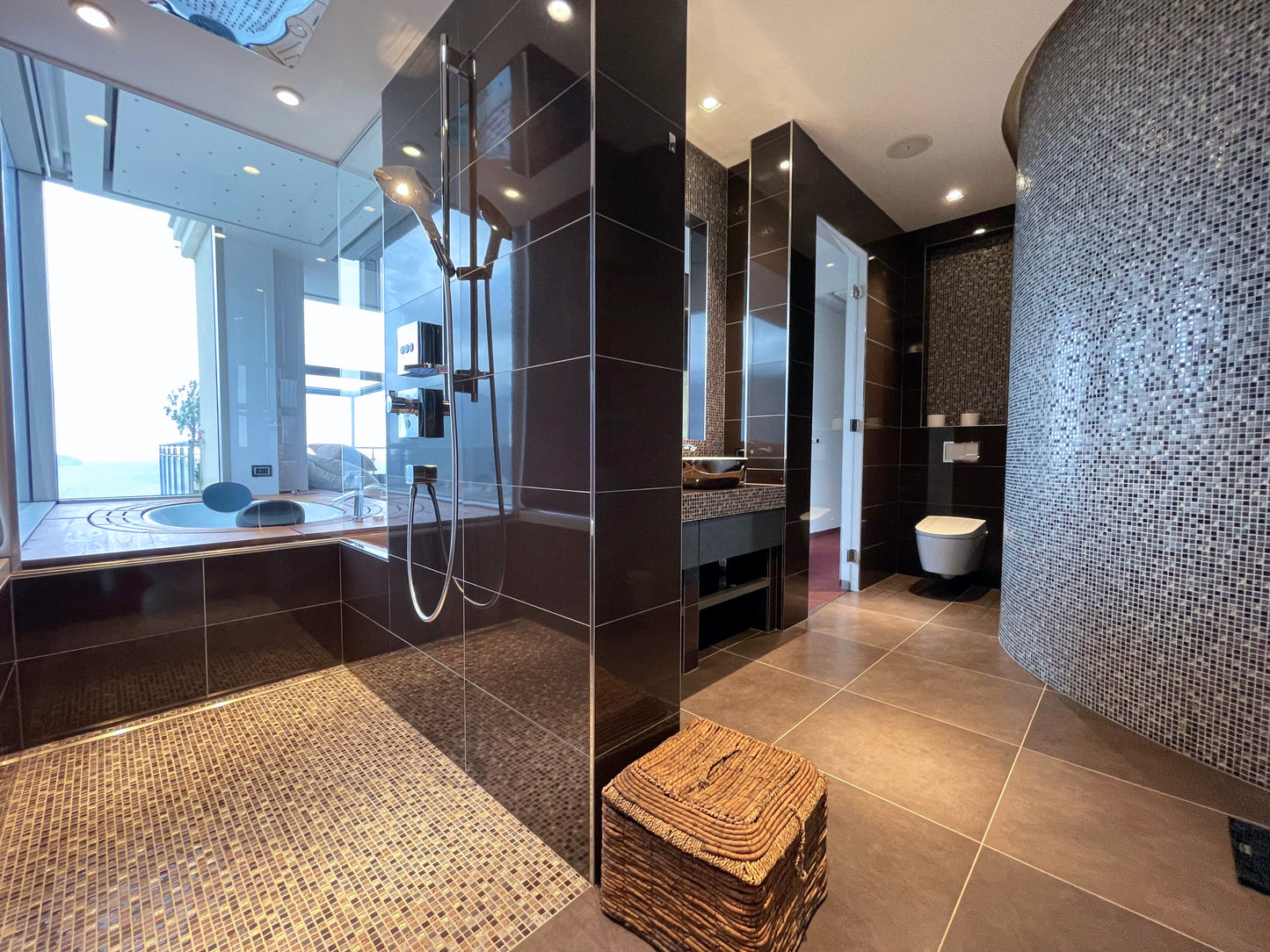 Luxury 2-Bedroom Penthouse with Sea View, Jacuzzi & Pool – 8th Floor, Bečići