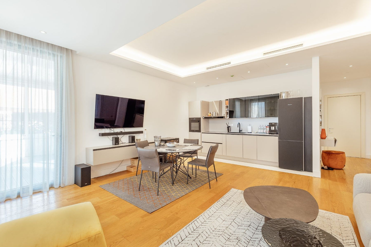 Luxury 2-Bedroom Apartment with Pool & Gym – Palazzo Sofia, Tivat