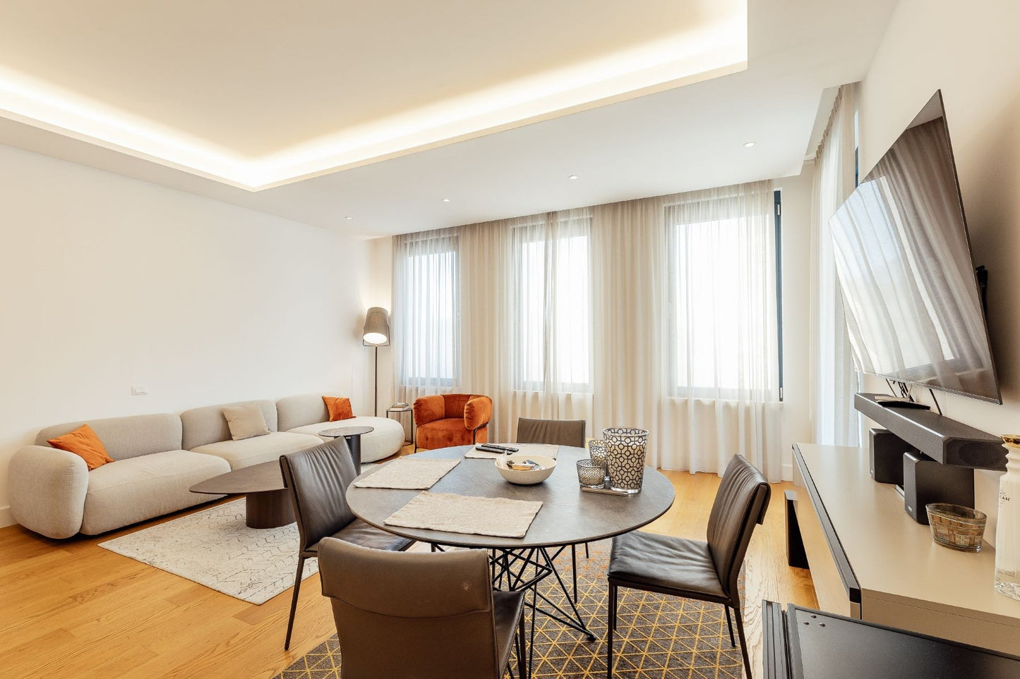Luxury 2-Bedroom Apartment with Pool & Gym – Palazzo Sofia, Tivat