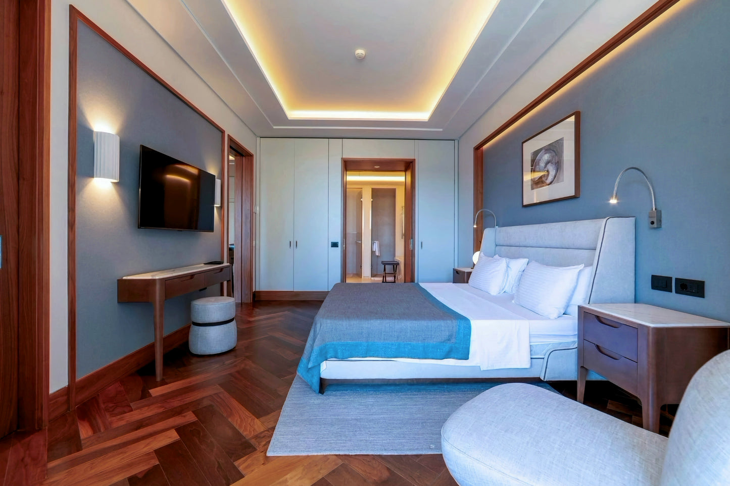 Elegant 1BR with Terrace in Porto Montenegro