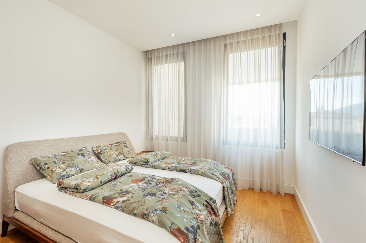 Luxury 2-Bedroom Apartment with Pool & Gym – Palazzo Sofia, Tivat