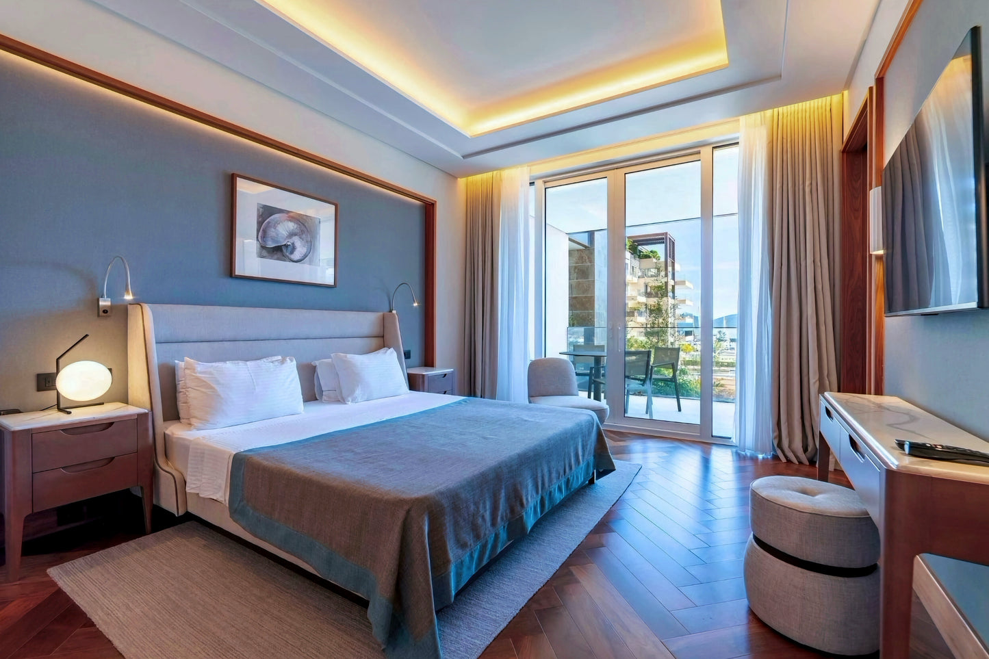 Elegant 1BR with Terrace in Porto Montenegro