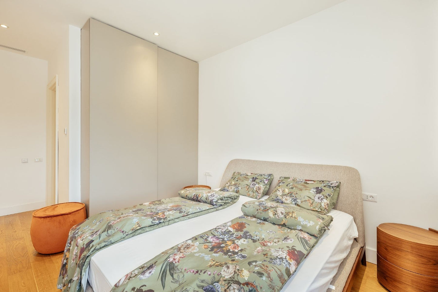 Luxury 2-Bedroom Apartment with Pool & Gym – Palazzo Sofia, Tivat