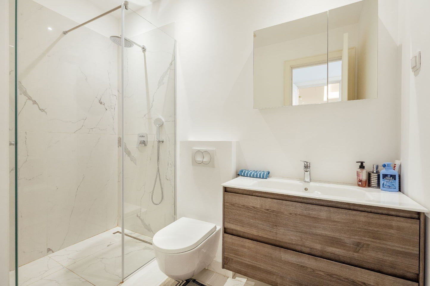 Luxury 2-Bedroom Apartment with Pool & Gym – Palazzo Sofia, Tivat