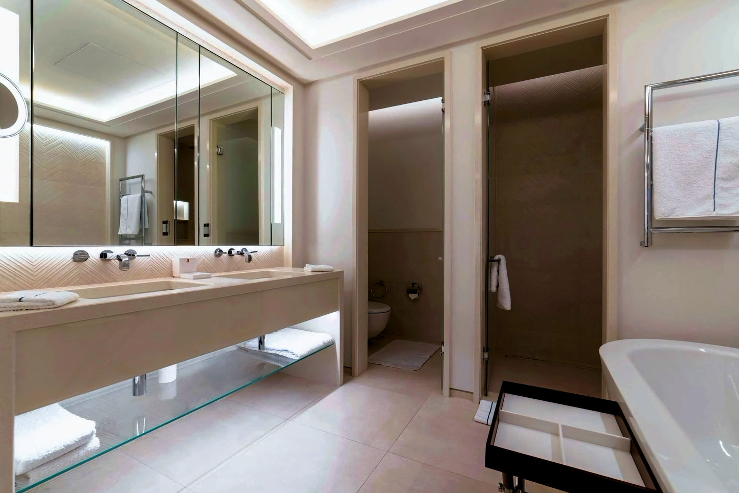 Elegant 1BR with Terrace in Porto Montenegro